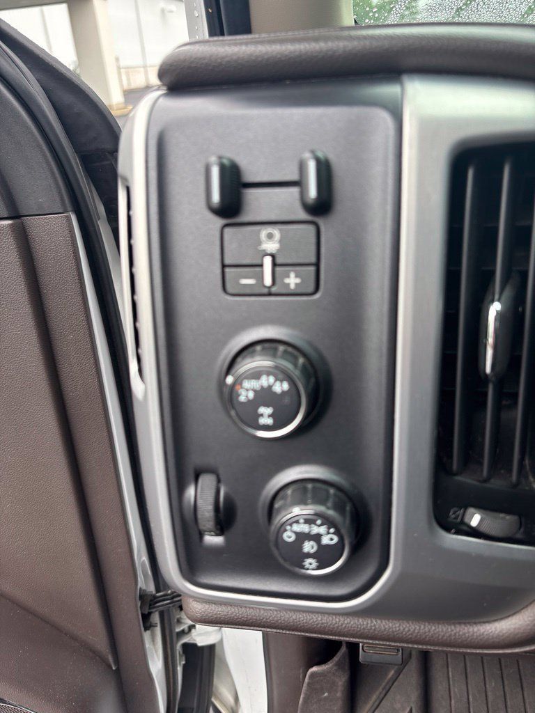 Used 2018 GMC Sierra 1500 SLT AWD/4WD image 16