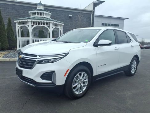 Used 2023 Chevrolet Equinox LT w/ Driver Convenience Package AWD/4WD image 2
