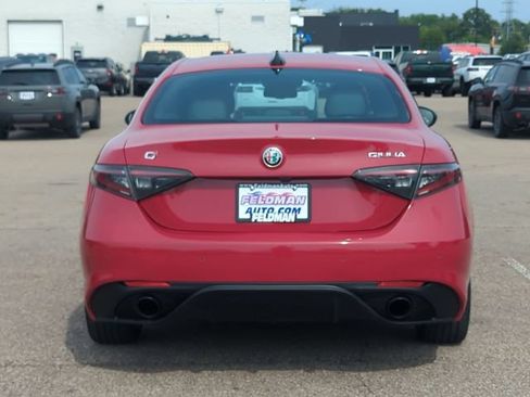 Used 2025 Alfa Romeo Giulia AWD image 4