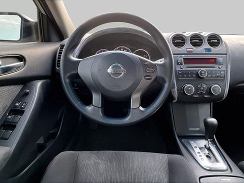 Used 2010 Nissan Altima 2.5 S FWD image 5