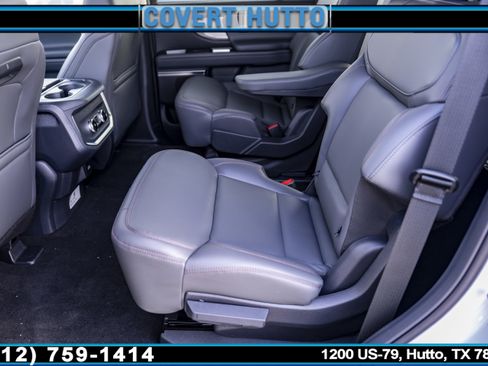 New 2025 Ford Expedition Active image 20