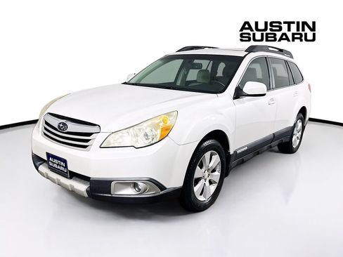 Used 2010 Subaru Outback 2.5i Limited AWD/4WD image 3