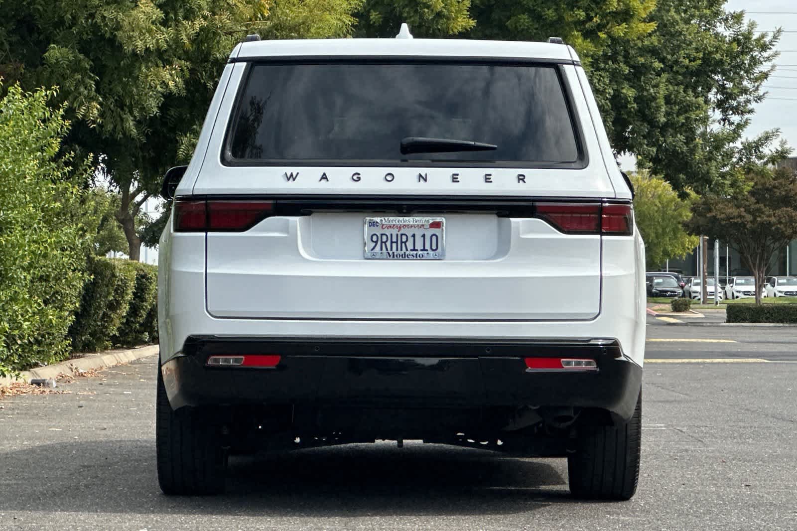 Used 2023 Jeep Wagoneer Series II RWD image 4