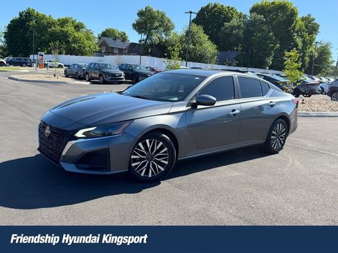 Used 2023 Nissan Altima 2.5 SV FWD image 1
