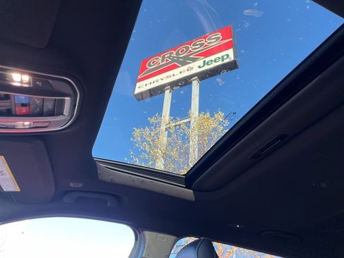 New 2025 Jeep Grand Cherokee L Altitude image 39