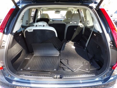 Certified 2025 Volvo XC90 B6 Ultra w/ Protection Package Premier image 28