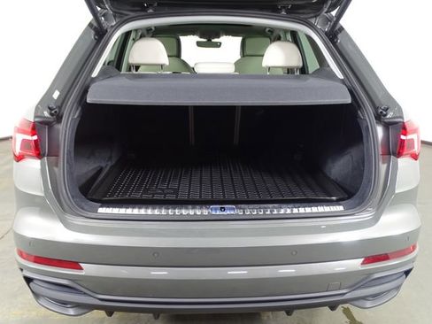 Used 2024 Audi Q3 2.0T Premium Plus image 17