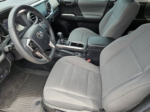 Used 2023 Toyota Tacoma SR5 w/ Technology Package AWD/4WD image 14