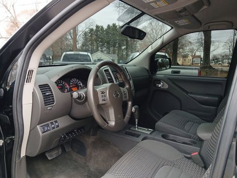 Used 2017 Nissan Frontier SV w/ SV Value Truck Package image 16