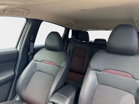 Used 2025 Nissan Kicks SR FWD image 14