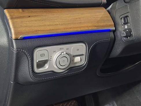 Certified 2021 Mercedes-Benz GLE 450 4MATIC image 18