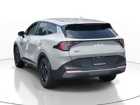 Used 2026 Kia Sportage EX FWD image 4