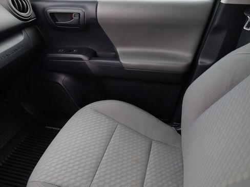 Used 2020 Toyota Tacoma SR w/ SR Convenience Package image 9