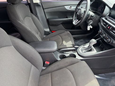 Used 2023 Kia Forte LXS w/ LXS Technology Package FWD image 12