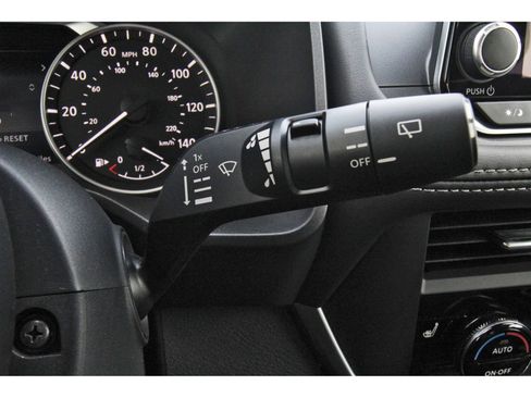 Used 2023 Nissan Rogue SV w/ SV Premium B Package image 21