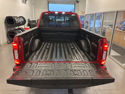 Used 2022 Ford F250 Lariat w/ Black Appearance Package image 39