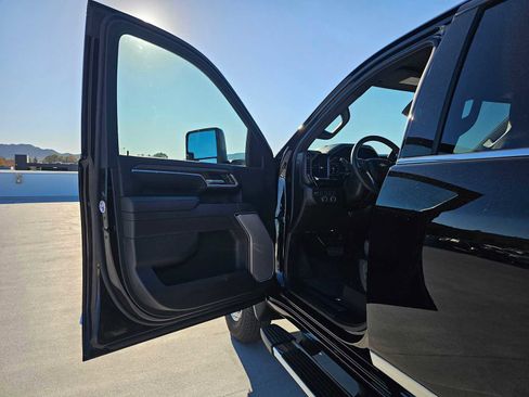 Used 2025 Chevrolet Silverado 3500 High Country w/ Technology Package image 20