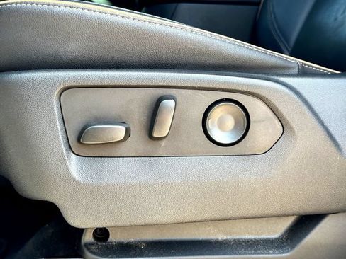 Used 2023 GMC Yukon AT4 AWD/4WD image 10