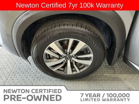 Used 2025 Nissan Pathfinder SL AWD/4WD image 48