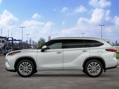 New 2026 Toyota Highlander Platinum AWD/4WD image 4