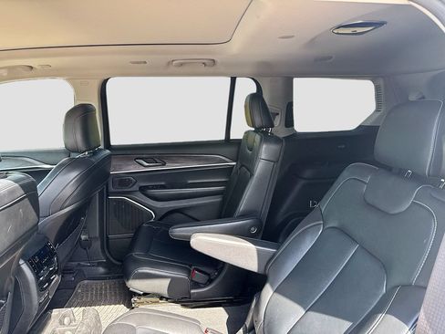 Used 2022 Jeep Grand Cherokee L Limited RWD image 22
