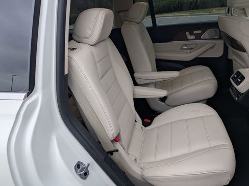 Used 2021 Mercedes-Benz GLS 580 4MATIC image 27