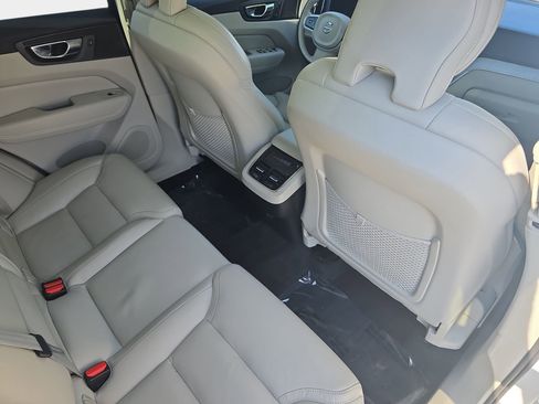 Used 2021 Volvo XC60 T5 Inscription w/ Advanced Package image 11