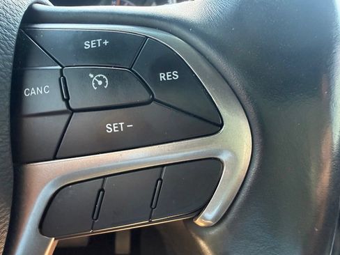 Used 2020 Jeep Grand Cherokee Altitude AWD/4WD image 15