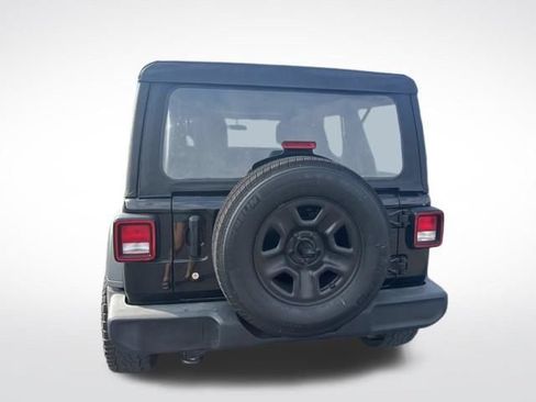 Used 2018 Jeep Wrangler Unlimited Sport AWD/4WD image 4
