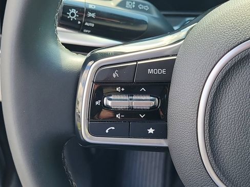 Used 2025 Kia Sorento S FWD image 19