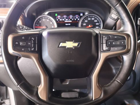 Used 2023 Chevrolet Silverado 2500 High Country w/ Technology Package AWD/4WD image 3