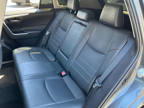 Used 2021 Toyota RAV4 XLE Premium image 20