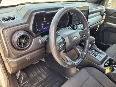 Used 2023 Chevrolet Colorado W/T image 15