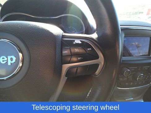 Used 2019 Jeep Grand Cherokee Laredo image 22