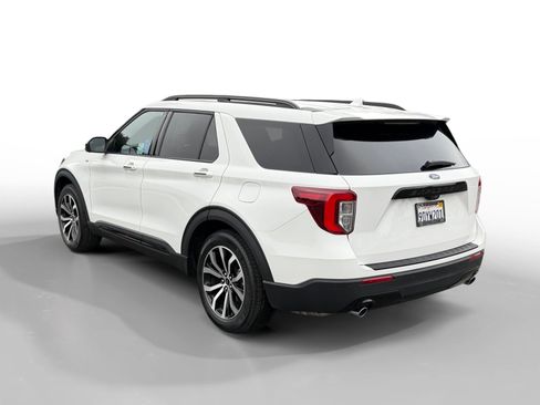 Certified 2022 Ford Explorer ST-Line image 3