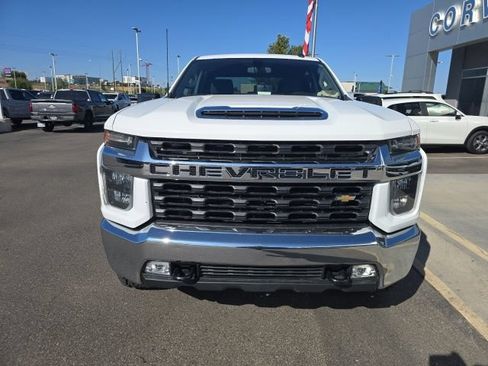 Used 2022 Chevrolet Silverado 2500 LT w/ Convenience Package AWD/4WD image 2