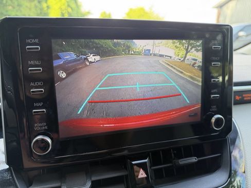 Used 2020 Toyota Corolla LE FWD image 13