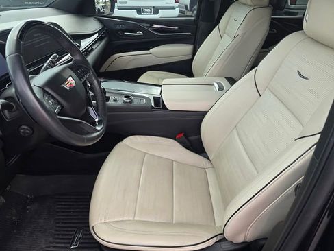 Used 2023 Cadillac Escalade Sport w/ LPO, ONYX Package RWD image 17