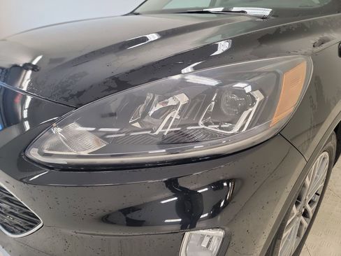 Used 2022 Ford Escape SEL image 9