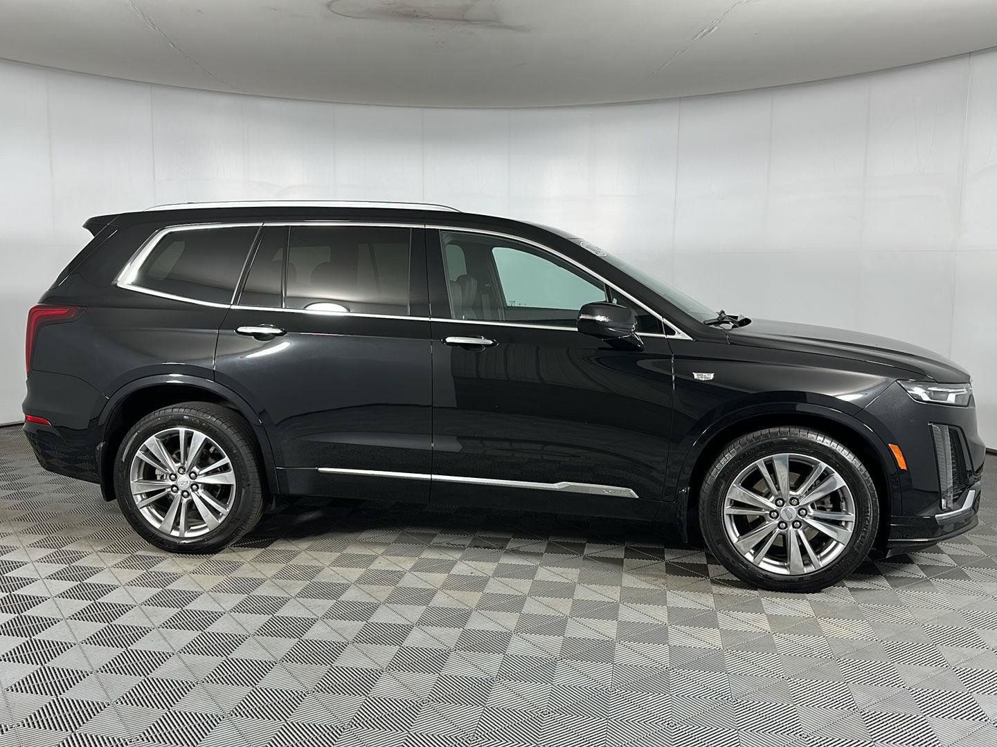 Used 2024 Cadillac XT6 Premium Luxury AWD/4WD image 34