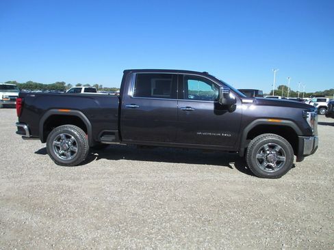 New 2026 GMC Sierra 2500 SLT image 2