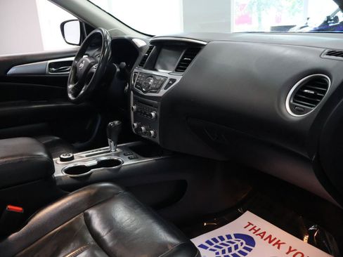 Used 2017 Nissan Pathfinder Platinum AWD/4WD image 26