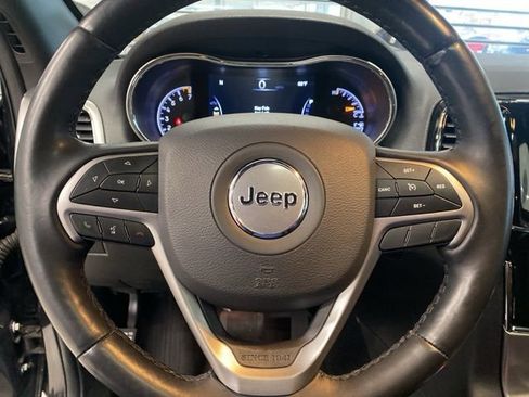 Used 2022 Jeep Grand Cherokee Limited image 15