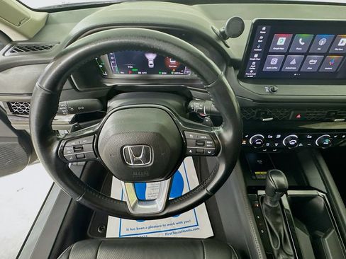 Used 2023 Honda Accord Touring image 11