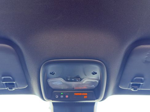 Used 2023 Chevrolet Colorado LT image 32