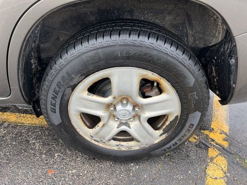 Used 2012 Toyota RAV4 4WD image 9