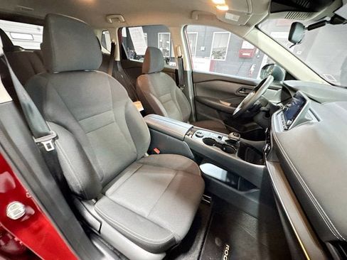 Certified 2025 Nissan Rogue S image 23