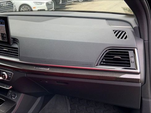 Certified 2025 Audi SQ5 Prestige image 19