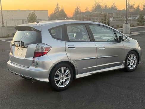 Used 2011 Honda Fit Sport image 2