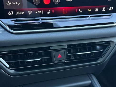 New 2026 Volkswagen Tiguan SE R-Line FWD image 18